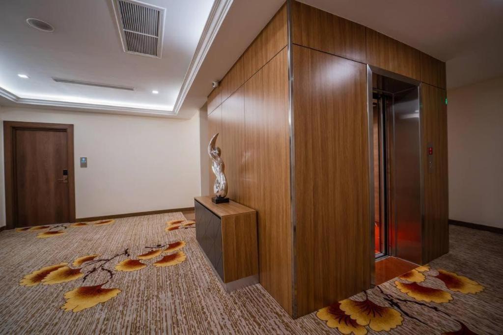 Le President Hotel Phnom Penh Eksteriør bilde