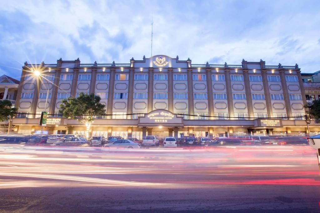 Le President Hotel Phnom Penh Eksteriør bilde