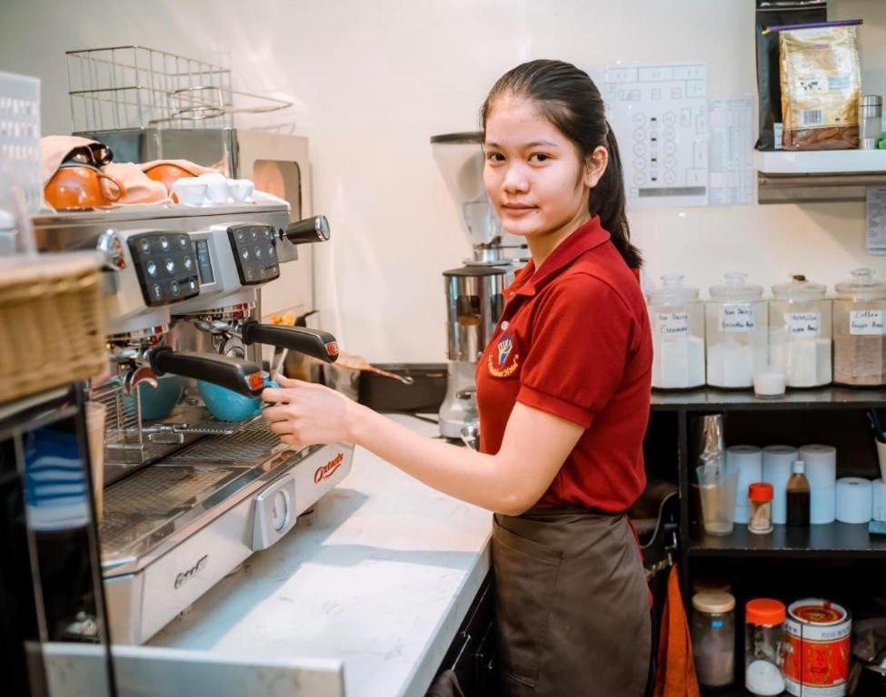 Le President Hotel Phnom Penh Eksteriør bilde