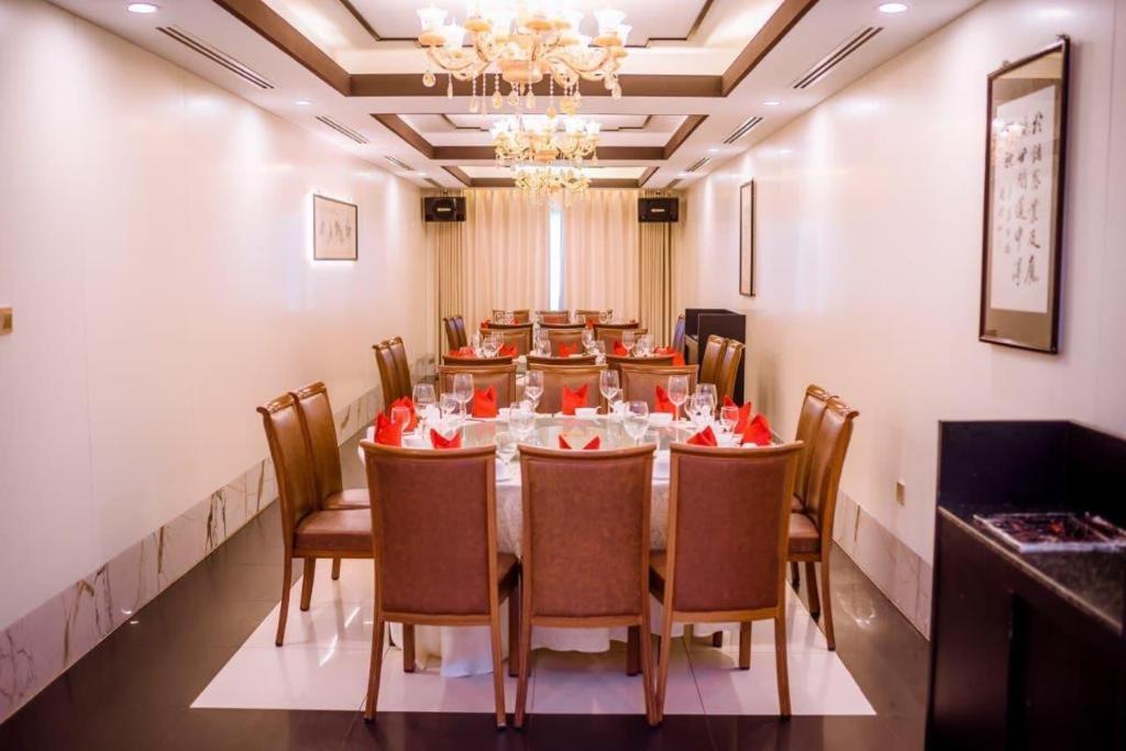 Le President Hotel Phnom Penh Eksteriør bilde