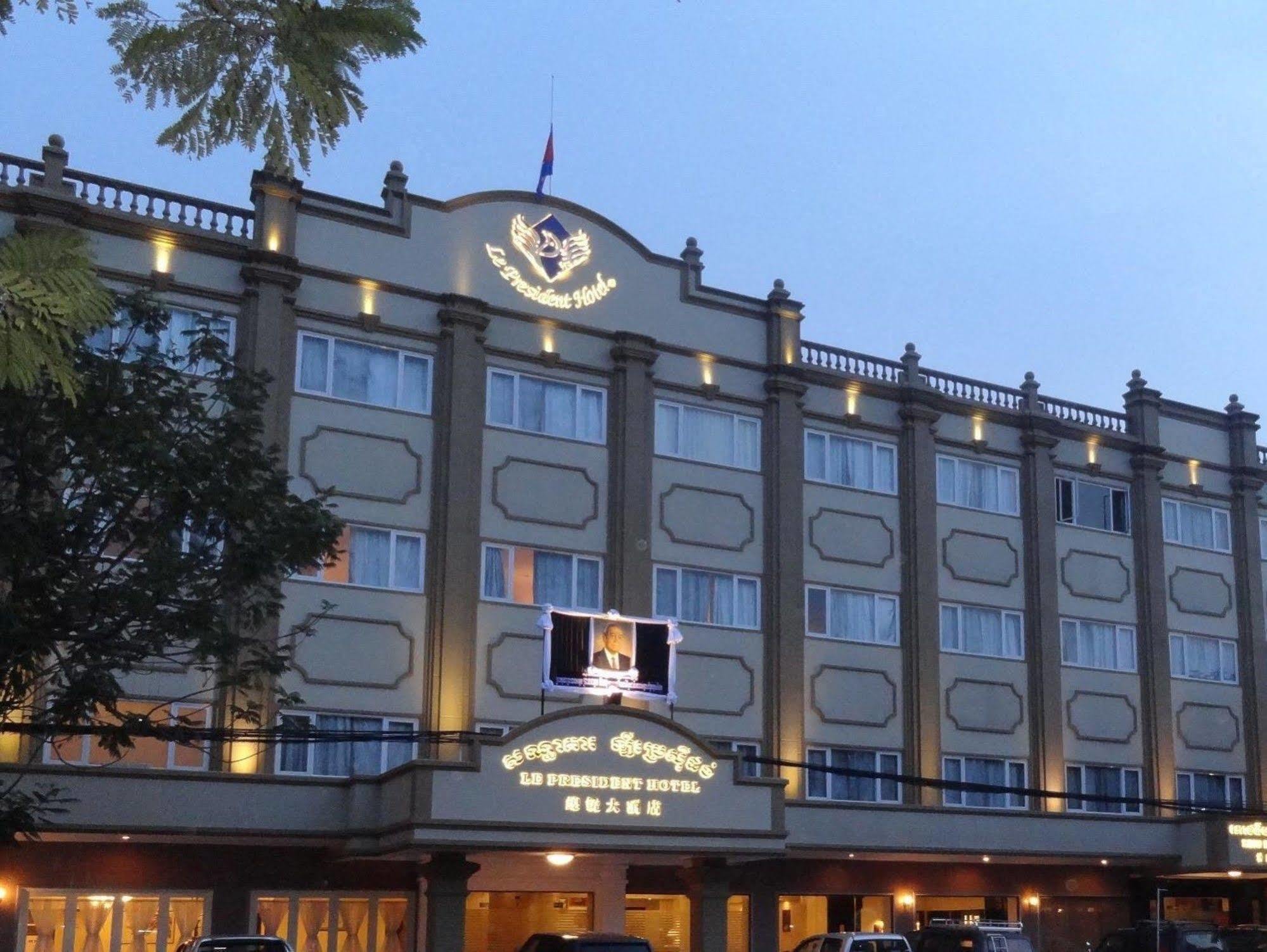 Le President Hotel Phnom Penh Eksteriør bilde
