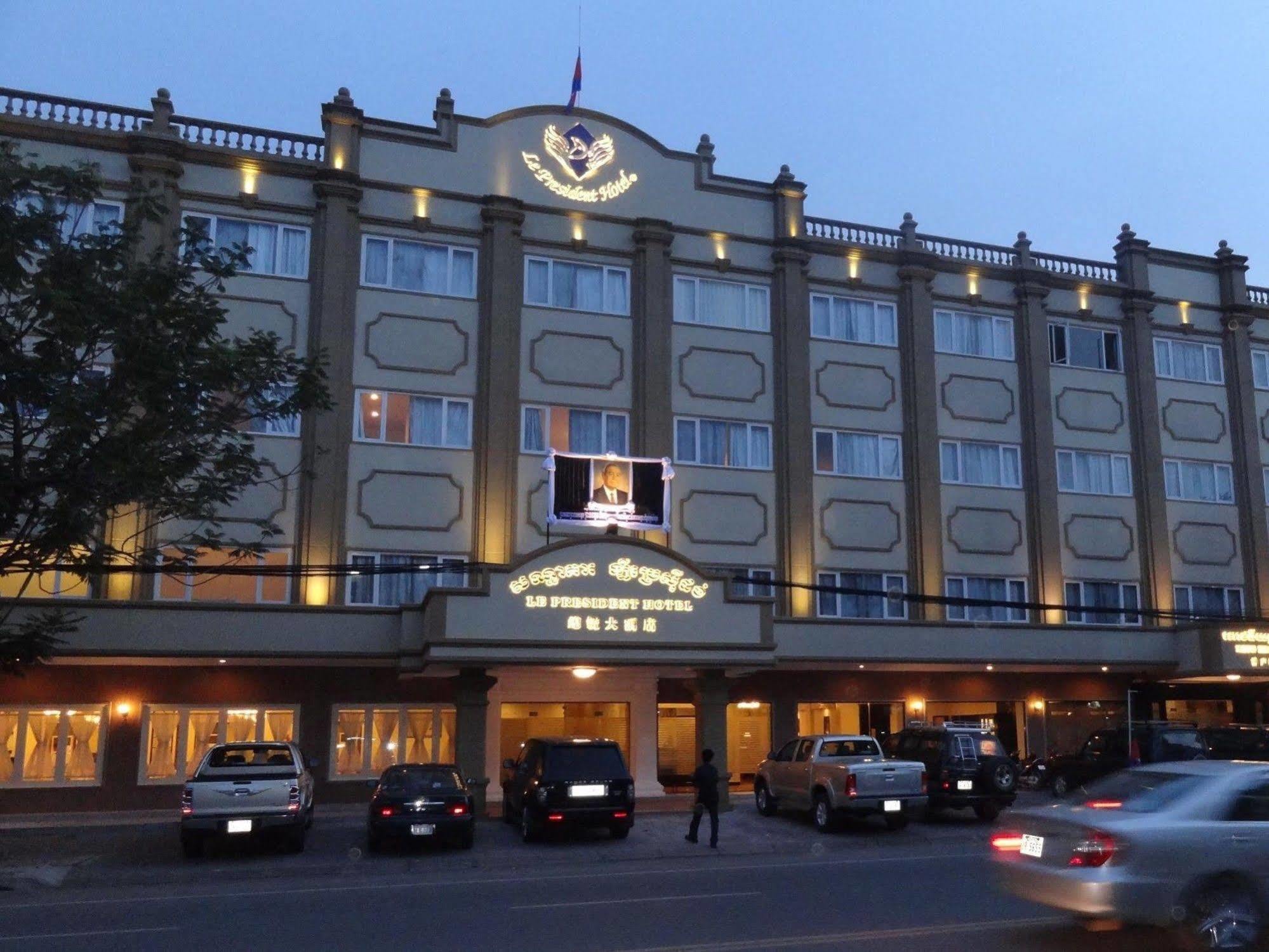 Le President Hotel Phnom Penh Eksteriør bilde