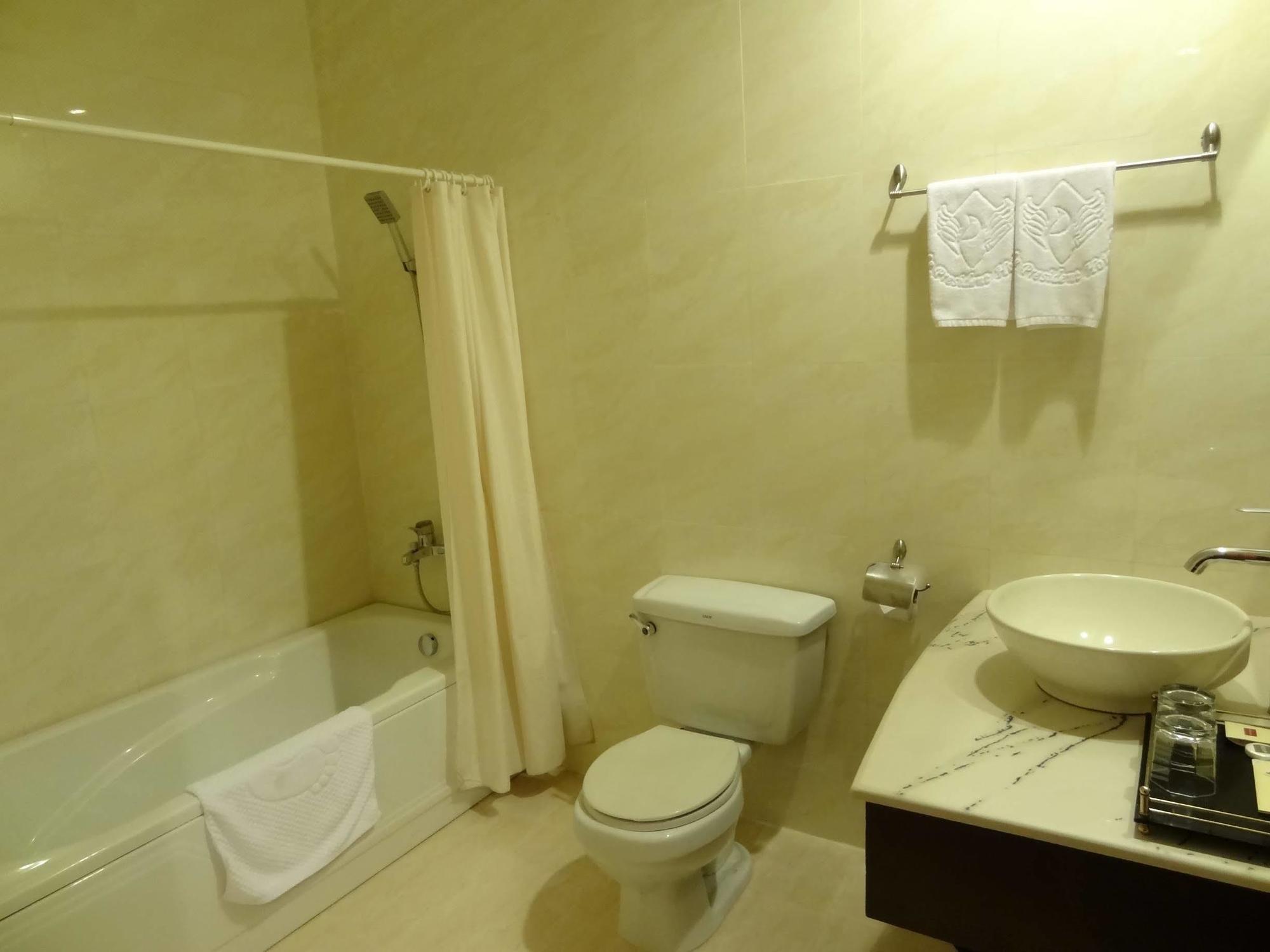 Le President Hotel Phnom Penh Eksteriør bilde